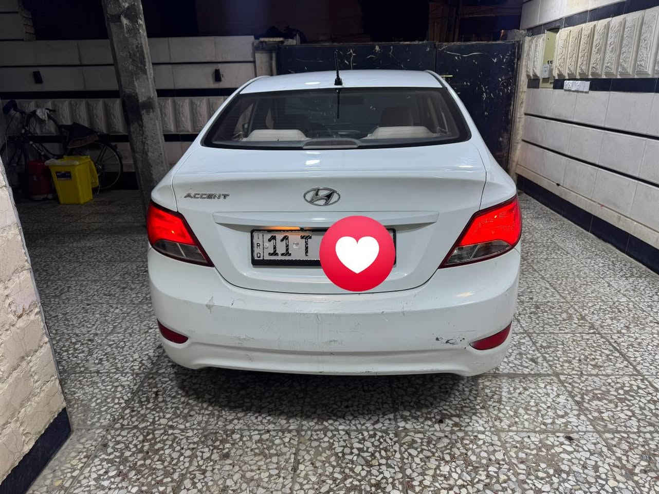 السلام عليكم 
للبيع اكسنت 2016 خليجي محرك 1400
بيها اربع قطع صبغ 
ماشيه 200 الف 
سعر السياره 82 
***********
