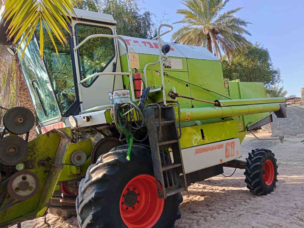 السلام عليكم ورحمة الله حاصده للبيع ٢٠٠٣ بريمه نفخ محرك جديد مكاني نجف للأستفسار ***********
