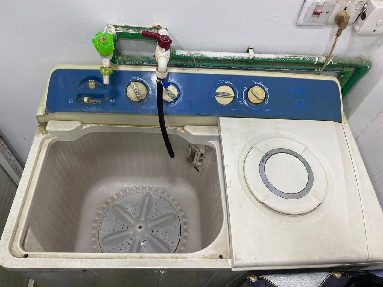 غراض لوندري للبيع للستفسار تصال ***********
