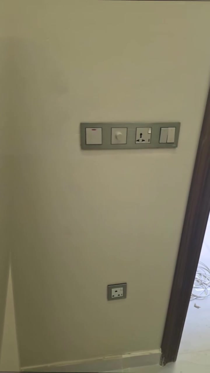 💡 إنجاز جديد من كهربائيات البدر
​تم بفضل الله إتمام تشطيبات الإنارة والكهرباء لمنزل متكامل، مع التركيز على دقة التنفيذ وعصرية التصميم.
​أبرز ما تم تنفيذه:
​تركيب نظام بروفايل لايت بتوزيع هندسي.
​تجهيز وبرمجة أنظمة الباور سبلاي لضمان الكفاءة.
​إدارة المهندس أمين
📞 للتواصل: ***********
​#كهربائيات_البدر #بروفايل_لايت #المهندس_أمين #تشطيبات_كهربائية
