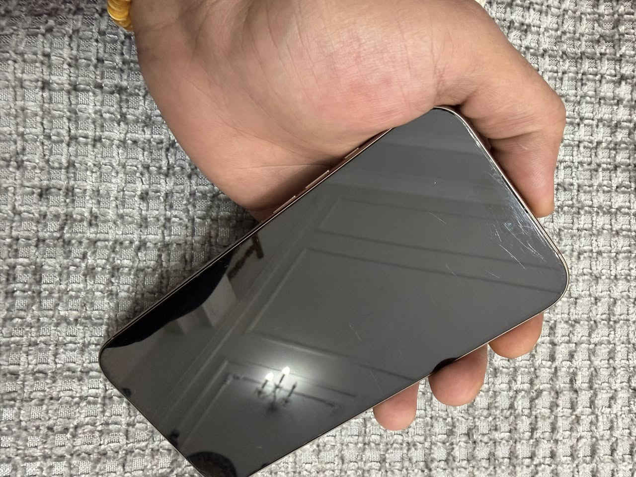 ايفون 16 برو ماكس 256 B91% السعر 1150 عربي
نظيف فقط بي شخوط بالشاشة وما تبين اذا تخلي لزكة شاشة 
فقط جهاز بدون ملحقات 
*********** واتساب
بغداد يتوفر توصيل
