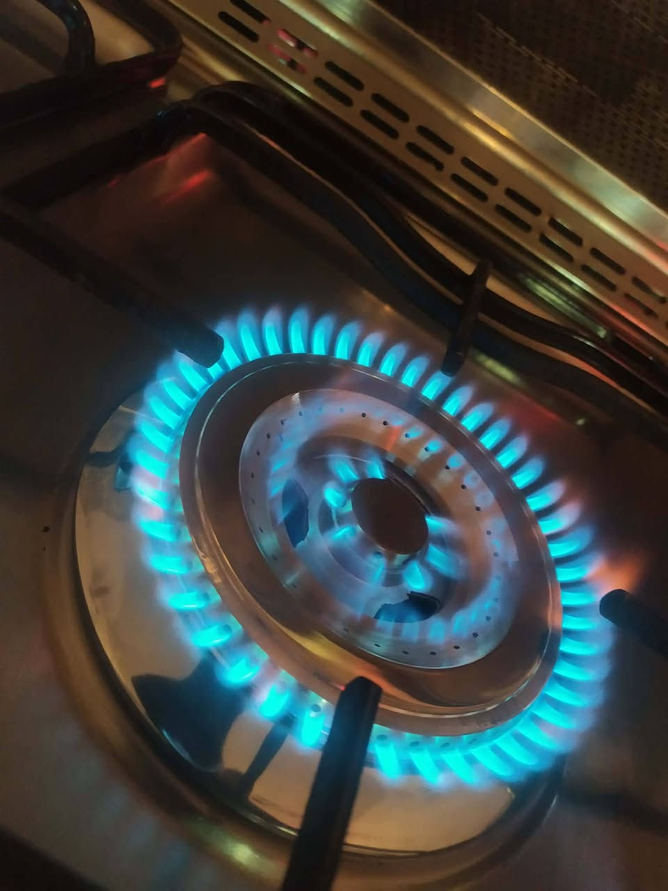 طباخ كريازي الاصلي نظيف جدا كله شغال عالفحص عيون والفرن ناره زركه وقويه.   يوجد توصيل


**إذا كنت صاحب هذا الإعلان وتريد حذفه لأي سبب، رجاءا أرسل رسالة إلى الدعم الفني**