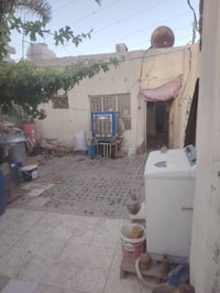 بيت 120 متر غرفه وصاله ومطبخ وحمام  وبي حديقه جبيره  شارع المطار الجدي...
