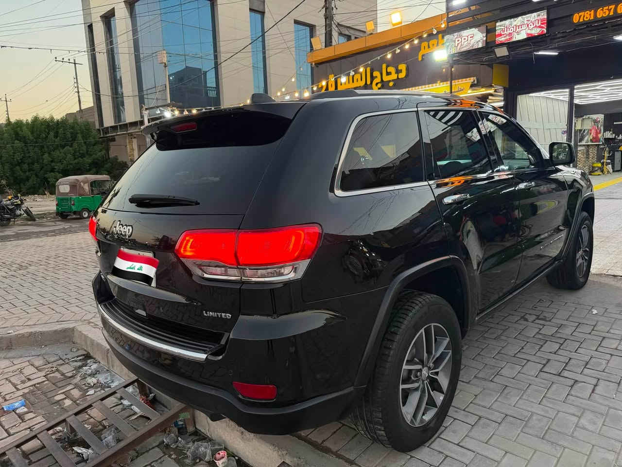 جيب   2018  محرك 3600 V6      السعر 155 ورقه وبيها مجال  
بيها صبغ من امريكا  موضح بسونار  بدون اي دواخل ايرباك بس برده 

ماشيه 140 الف ml

المواصفات:
بصمه تشغيل
شاشه كار بلي
كامرة دوار
حساسات امامية وخلفية
مري قلاب 
ختم بالكراسي تريل هوك
تدفئة وتكييف المقاعد
كشنات كهرباء 
رادار مانع تصادم
رادار نقطه عمياء
رادار تحديد مسار
تشغيل عن بعد 
دفع رباعي
مثبت سرعة مع قيادة الية
صندوق كهربائي 
ثلاث نقاط تكييف
اضوية وكشافات ليد
اندرويد اوتو وكار بلي 
نافيكيشن 
مرايات كهربائية 
مكان السيارة بغداد السيديه
‭***********‬
