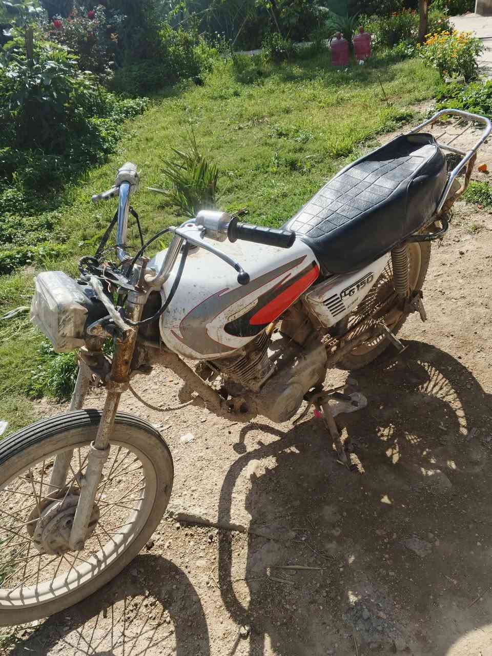 سلام عليكم دراجه للبيع كلك ***********
