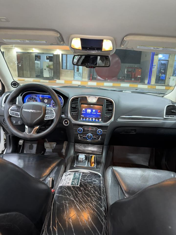 السلام عليكم 
ادوات ….ادوات …ادوات 
كرايسلر اوباما / موديل 2018
السياره نضيفه مكفوله كير محرك 
ومكفوله من السرقة والعشائر 
سياره متوئم على سياره نفس مواصفات 
سنويه ورقم جاهز مع السياره 
سياره بدون نواقص 
مكان تكريت العلم 
سعر 88 مجال بسيط 
***********
