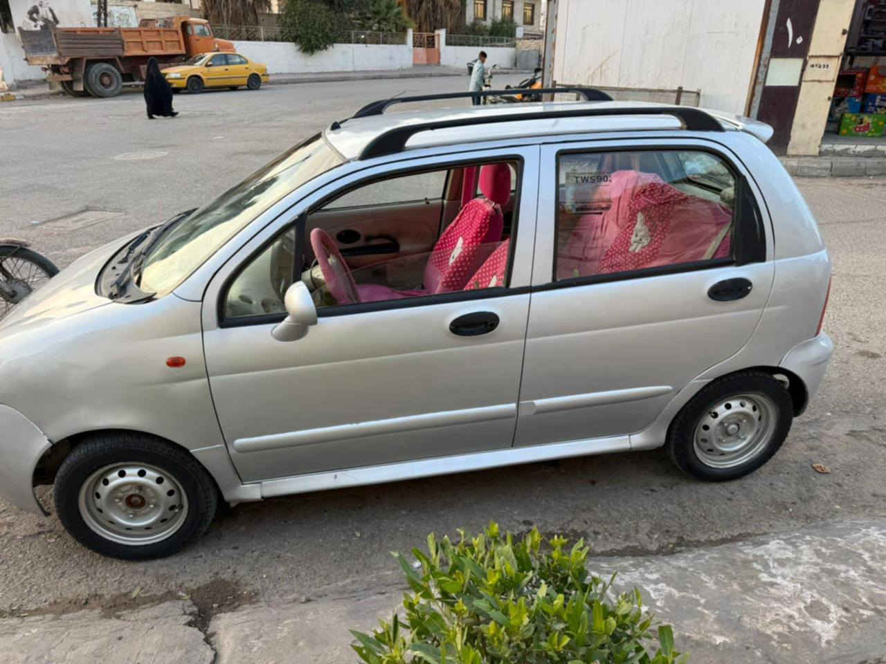 سياره كيوكيو مديل 13
مصبوغه صبغ عام لجماليه 
كير اوتوماتيك سياره نضيفه محرك نضيف كلش شغال
تبريد كير حساس مكان واسط الكوت ***********
سعر25وبيه مجال رقم واسط
