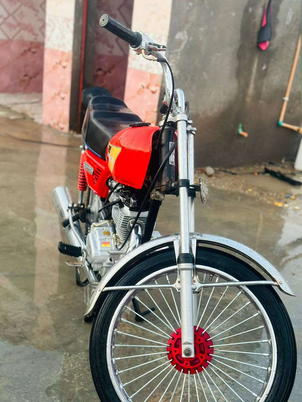 سلام عليكم دراجه للبيع سيجي 25 والغراض كلها 26 دراجه بعدهي ع السحك ثاني تبديله دهن شاصي 20 اوراق اصولي الدراجه لاتنقيص ولاتبخير ولامفتوحه مكفوله من كلشي مكانها الغراف سعر خاص مامتواجد ع الفيس هذا رقمي *********** واتساب واتصال وانا خادم للشراي
