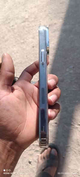 سلام عليكم  شباب البيع جهاز 13
نضيف 90
سعر 750بي مجال 
رقم  ***********
