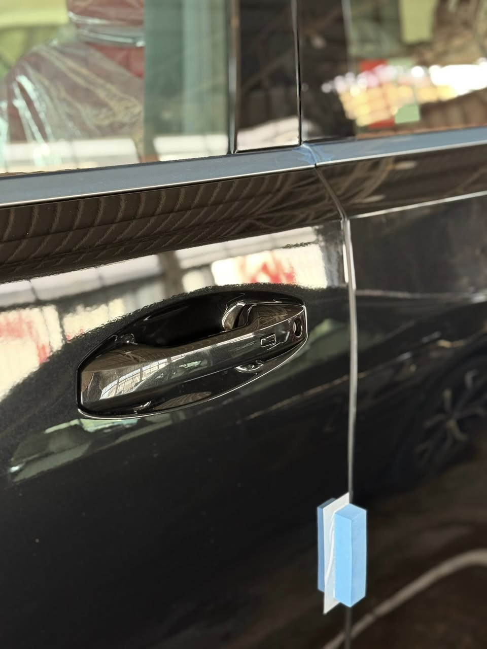 🔷معرض الملك لتجارة السيارات 🔷

        🔥دخول جديد باترول بلاتينيوم 2026🔥

الحديثة من أول نظرة… باترول بلاتينيوم يفرض حضور مختلف.
موديل 2026  
تصميمه الخارجي يجمع بين القوة الواضحة والفخامة اللي تبقى ثابتة بكل زاوية.

✨ واجهة أمامية جريئة مع شبكة ضخمة تعطي السيارة شخصية قوية على الطريق
💡 مصابيح LED حديثة بإضاءة واضحة تعزز الرؤية وتعطي لمسة راقية للسيارة
🛞 جنوط مميزة تزيد من حضورها وتعطيها طابع رياضي أنيق
🚘 خطوط انسيابية على الهيكل تضيف ثبات وانسيابية بالهواء
🔳 تفاصيل كرومية ترفع من أناقة السيارة وتبرز فخامتها
🎯 ارتفاع واضح وقاعدة قوية تعطيك نظرة قيادة أعلى وثقة أكبر بالطرق الوعرة والمدينة

باترول بلاتينيوم… سيارة يظهر مستواها قبل حتى ما تتحرك.

عنوانه بغداد معارض النهضه فرع الثالث فرع المصرف 

او الاتصال عله الارقام
***********
***********
