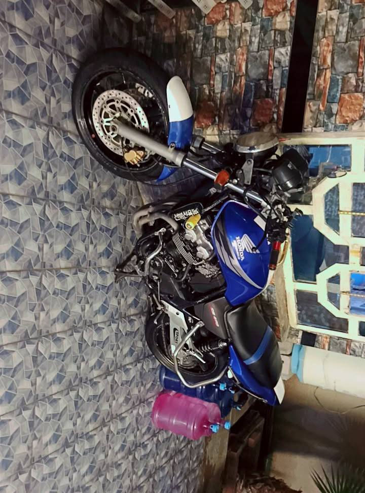 للبيع سي بي 4 2004 اوراق كامله ***********
