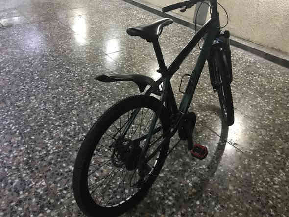 السلام عليكم بايسكل BMW للبيع 9 كير ب3 البايسكل ألمنيوم مابي أي نقوصات السعر 150 ألف وبي مجال بسيط رقم ***********
