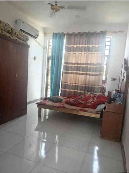 السلام عليكم
بيت للبيع او للمراوس 

الموقع:الحمزه الغربي حي بابل 

المساحه:180

متكون البيت من صحيات خارجيه وداخليه

غرفتين نوم صاله مطبخ منور وممر وستقبال

السعر:50وبي مجال

النوع:زراعي

للاستفسار الاتصال على الرقم ***********

او خاص 👍🏻
