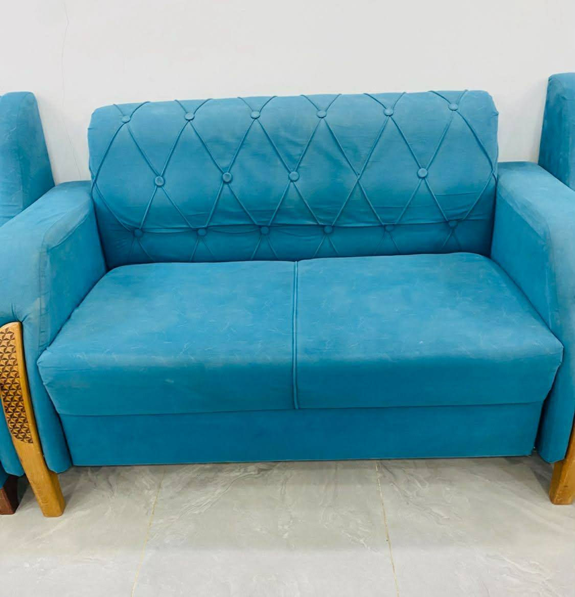 تخم 12 مقعد نضيف للبيع المكان بغداد التاجي
تواصل واتساب او ماسنجر *********** (لا تتصل عالخط رجاء)
