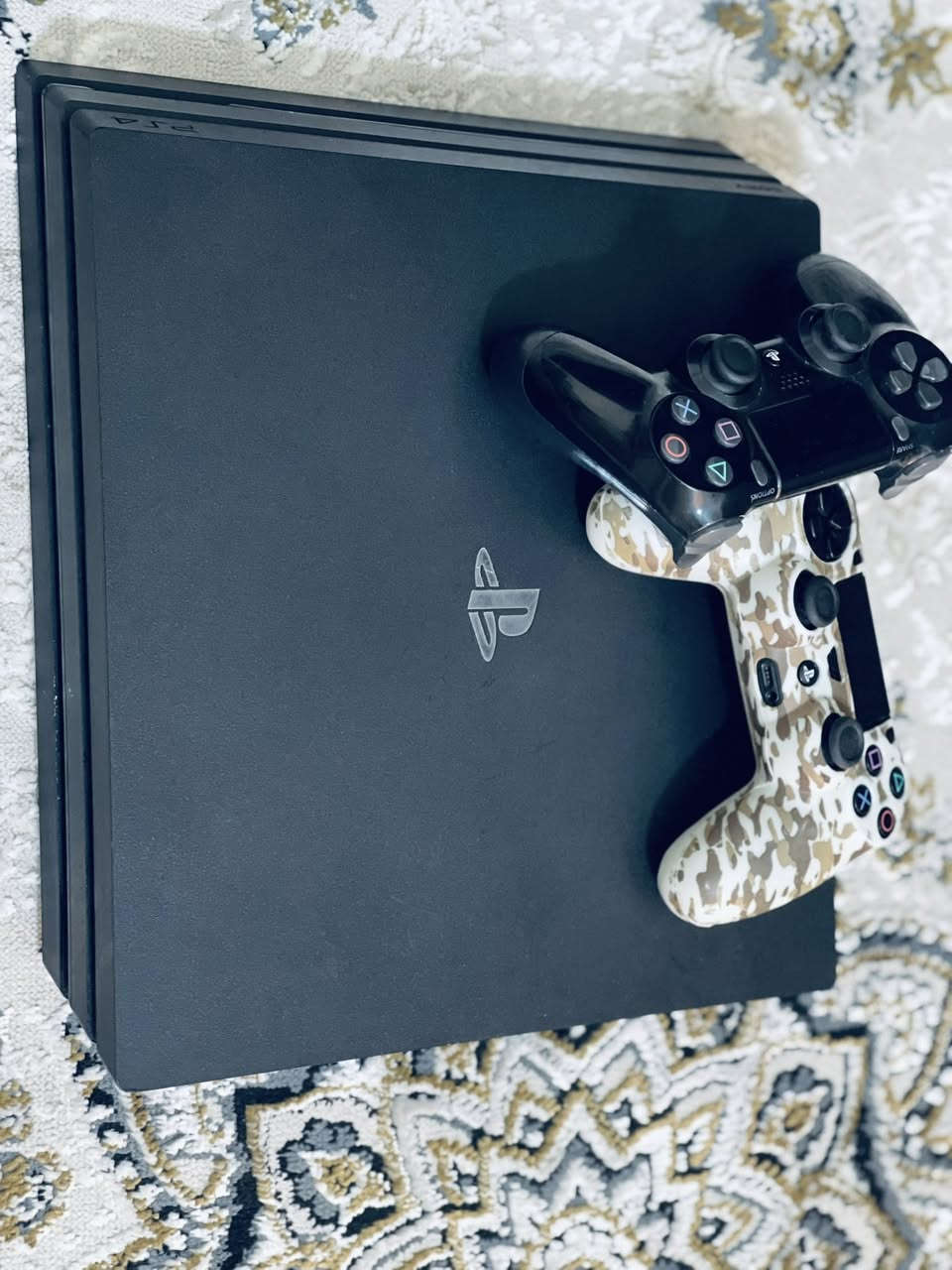 بلي فور برو اعلى فئة نظيف مامفتوح مع جوستكات اصلي عدد2 مع كامل الملحقات واقراص2مكاني كركوك ***********
