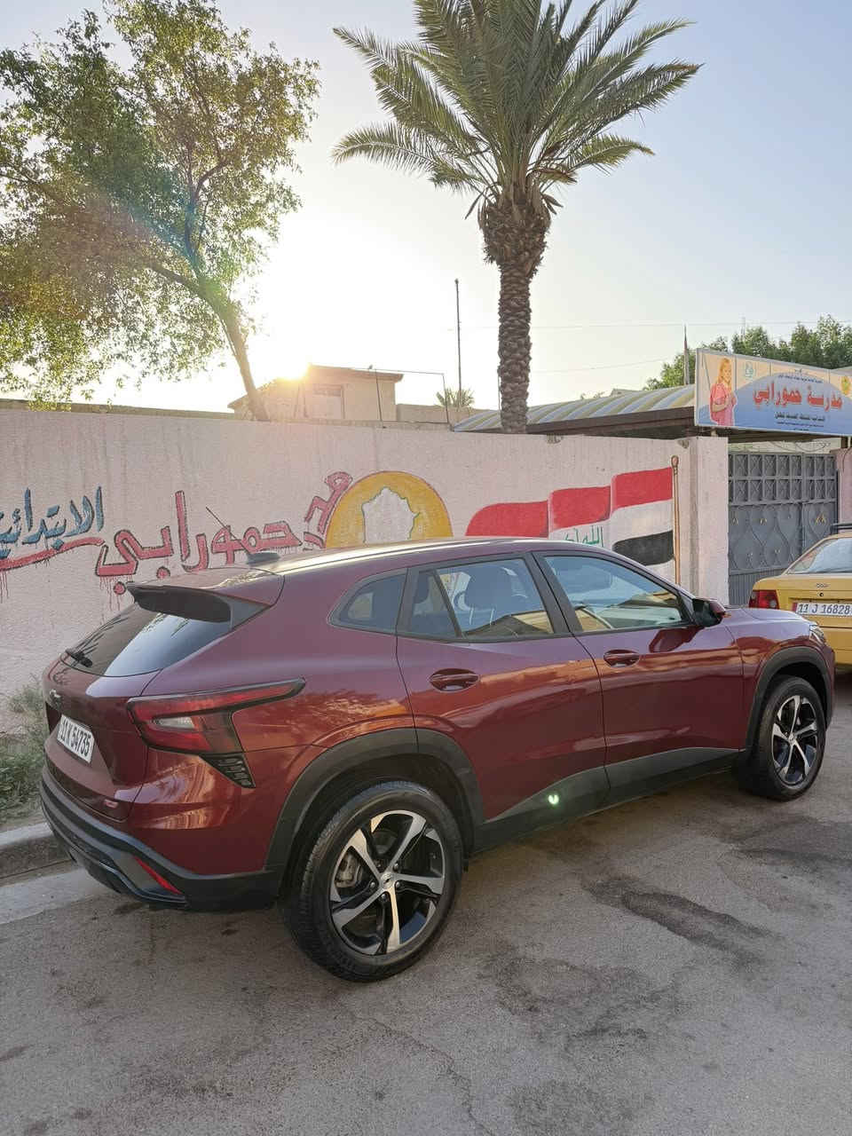 شوفرليت تراكسR/S 2024  رقم بغداد حره سنويه وهزه وأرقام جديده بأسمي
( سعرها 14 مليون و 900 الف ماكو هيج سعر  )
سياره حلوه ماشيه 29mi مواصفاتها  شاشه جبيره رادار تشغيل عن بعد بعد هواي بيها مواصفات 
محركها 1.2 تيربو  كير و تبريد ثلج  و صدر وكهربائيات بحاله وكاله نضيفات 
وارد امريكي حادثها بنيد وبدايه قماره. طخه ب باب  صور حادثها 👇 + صبغ عام  بس خارج
(KL77LGE27RC018433 ) رقم شاصي  
 ✋ مكفوله لغد شاصي وكص وعيب شرعي . 
سياره بلاديه بدون تبديل  كلها عد بنيد مبدل اصلي بس 
ملاحضه !! بعض صبغ يراد إعادته بس  وعندي الها فديوات قبل وبعد تصليح سياره 
سياره جاهز و مرتبه ورزنه ب عافيه على ياخذها 
(سعرها 14 مليون و 900 الف عراقي ابيع 
وهنه اسعارهن فوك 20 مليون ب سوك  
للبيع نقد فقط  اي استفسار 
***********. 📞. شارع فلسطين بغداد
