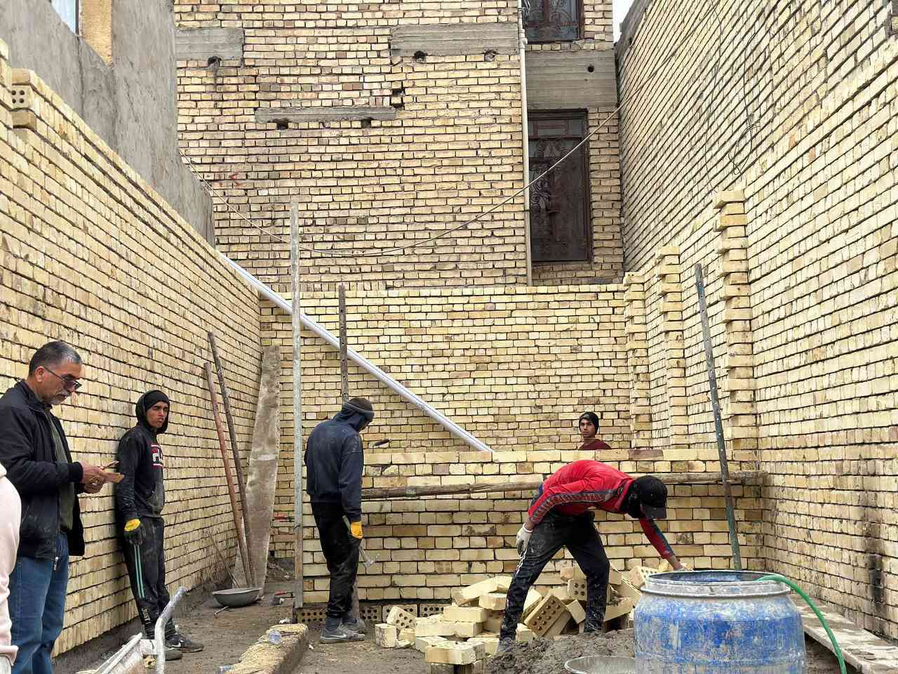 خلفت بناء شغل درجة اولى شغل مصاطر وكبان وشاهول شغلي بغداد فقط نشتغل قطعي وعل دبل للسفسار ***********
