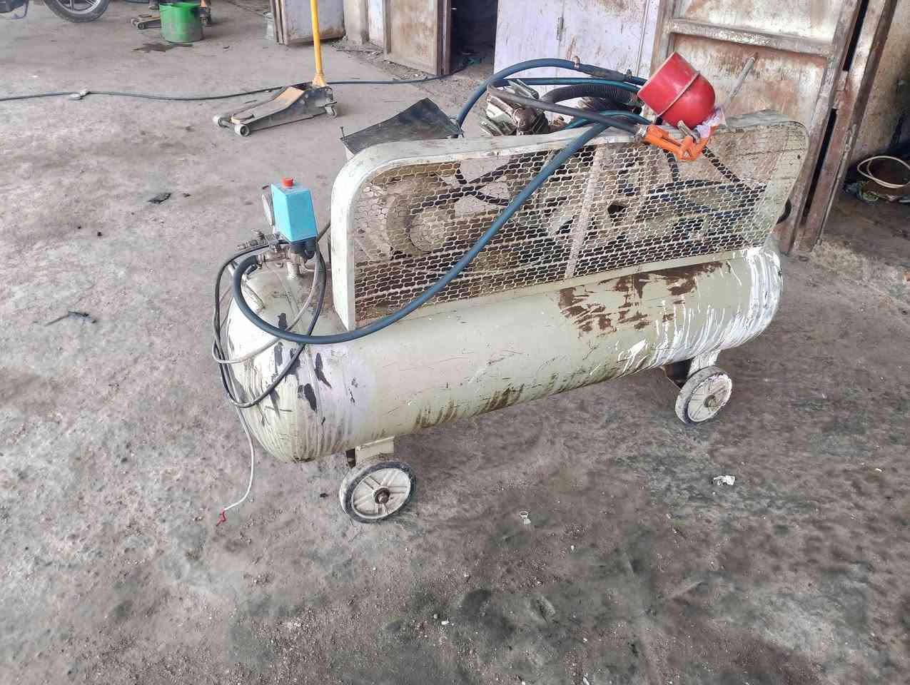 كمبريسر شرط الشغل للبيع قضاء القرنه مكلف بالنشر ***********
