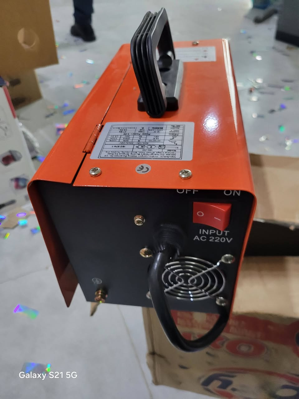 مكينة لحام الكترونية تلحم تك وميك 200A جديد لوك لوك كلمل ملحقاتها للبيع الشراي يراسلني اويتصل واتسب***********
