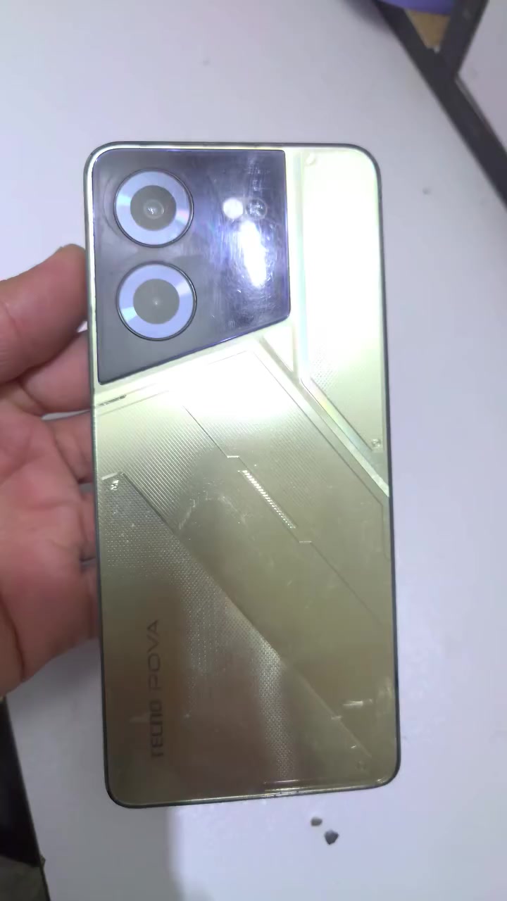 السلام عليكم تكنو بوفا 5 ذاكرة 256
كامرة 50 
بطارية عملاقة 6000
الموبايل مستعمل 
بي فطر زغير بالشاشة 
السعر 90الف 
المكان المشتل ***********
