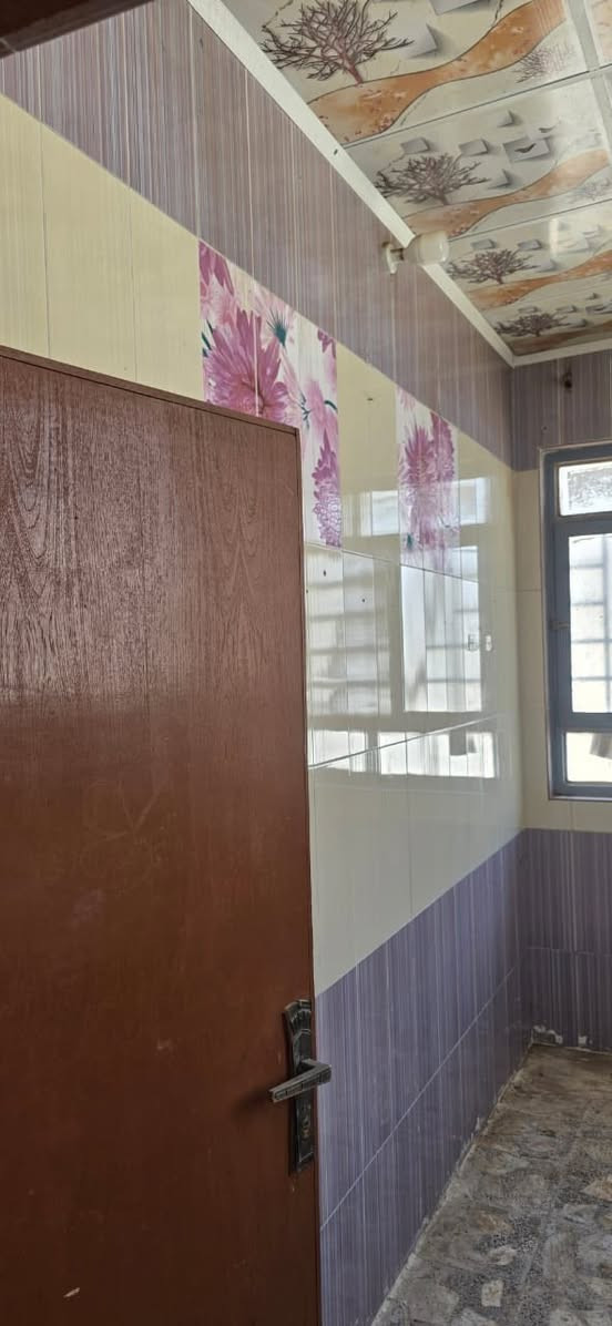 سلام عليكم إعلان 📣🗝️📣
بيت  للإيجار غرفتين وصاله وحمامين ومطبخ
حي النصر خلف المدارس للاستفسار الاتصال على الرقم ***********
الايجار شهرياً ٢٥٠ الف دينار عراقي 

مكلفه بالنشر ولا أملك اي معلومات إضافية عن ماوجد بالمنشور

