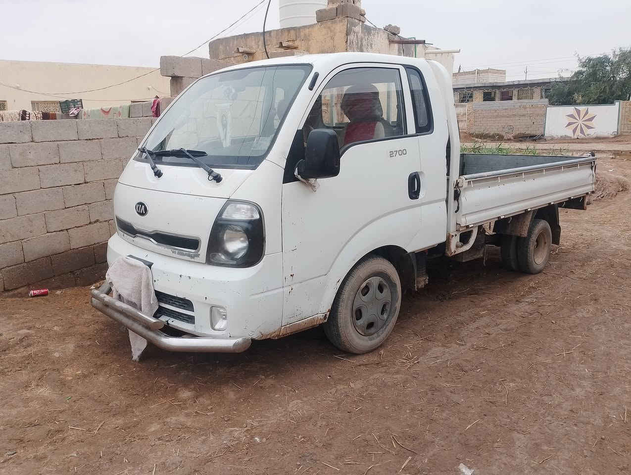 السلام عليكم كيه لبيع موديل 15تخم تاير محرك نضيف سنويه 27 مداور ثاني يوم تبريد ثلج  رقم ذي قار مكفوله ***********
