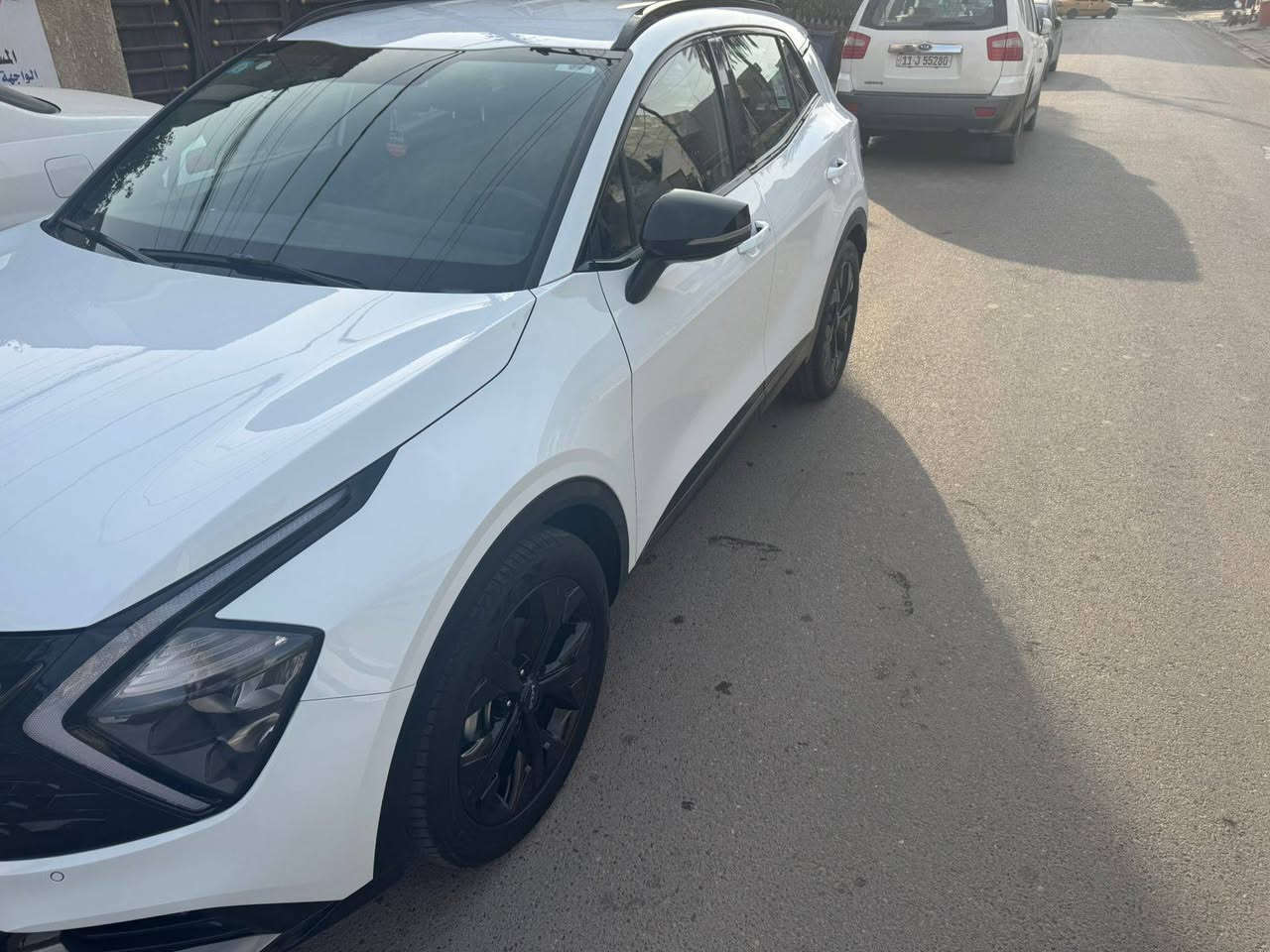 سلام عليكم سبورتج ٢٥ بلاك اديشن ماشيه ١٣ الف ضمان الدوليه بيها صبغ بدايه البنيد ٤ اصابع للاستفسار ***********
