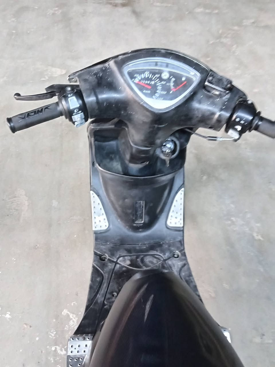 الدراجه للبيع بوشه ٤٩ صلنصه رياضي محرك ما مفتوح السعر ٣٢٥ بيهه مجال مكان شهربان المقداديه بلور رقم ***********
