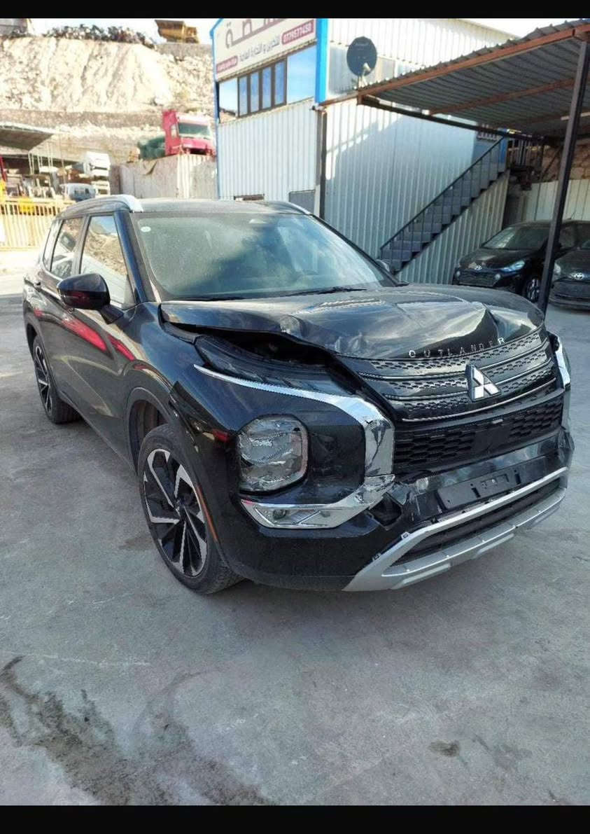 سلام عليكم
ميسوبيشي  اوتلاندر 
مديل 22سبعه راكب 
رقم بغداد مفوله سياره عل اخير 
حادثه فقط بيند مصبوغ 
سياره ترهم مراوس جيب لو اوباما 
مكان سماوه رقم مبايل***********
