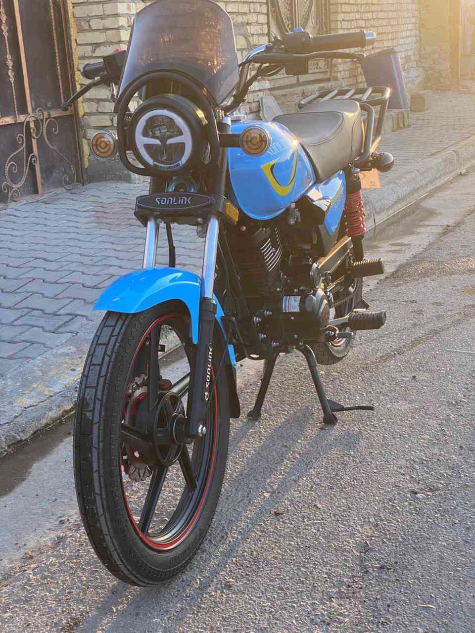 سلام عليكم 
ماكس.1 200cc 
زيرو مديل 25 بيدي من لمعرض 
اوراق سكنر وضع شركه دهن شركه بيهة 
للبيع  السعر 925 
مكاني بغداد 
***********
