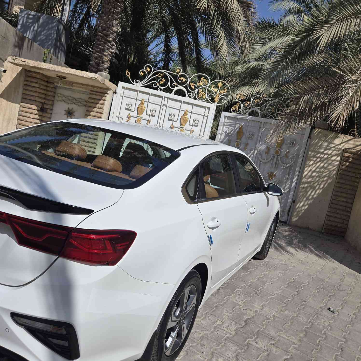 سيراتو 2020 خليجي للبيع فقط
كفاله عامه 

رقمها.  A13-99155 مشروع وطني 

-محرك 1600 

-بصمه 

-تشغيل عن بعد

فول عدى الفتحه 

مكاني السماوه 

السعر 165 

***********
