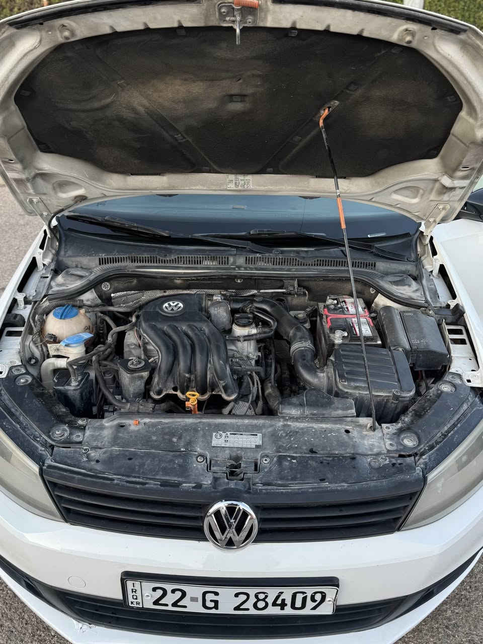 جيتا 2012 خليجي محرك 2.0 طبيعي
السيارة كلين عدا شبر بارد موضح بالصور باقي السيارة مكفولة وجاهزة من كلشي شرط تحويل السيارة بـ اسمي سنوية ما ساقطة وهزة ماساقطة يعني كاملة بس تحول
سعرها 110$ بيها مجال بسيط 
***********
