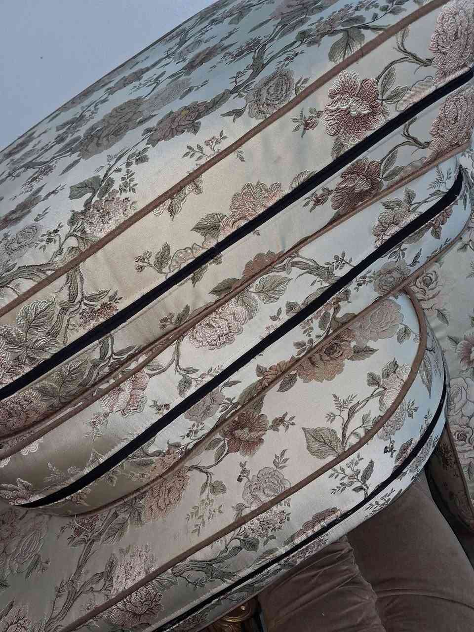 عشر مقاعد تركي 
 850 نهايته 
800 مال بيع تخم كلش ثكيل وقوي بس بسبب الانتقال دابيعه مكاني بالدوره شارع 60


**إذا كنت صاحب هذا الإعلان وتريد حذفه لأي سبب، رجاءا أرسل رسالة إلى الدعم الفني**