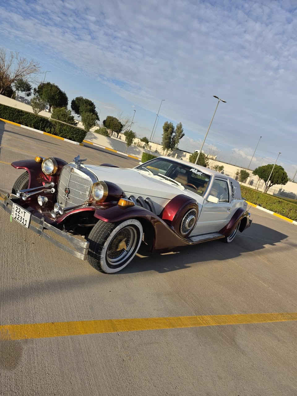 Zimmer golden سيارة فول أناقة 
موديل ١٩٨٢ دخولية جديد رقم اربيل اصولي 
سيارة فول موصفات كشانت كهرباء جام كهرباء تبريد ماشية ٥٥ الف كم مكان سيارة
 سعر سيارة( 255)$ دفترين و خمسة و خمسين وةرقة 
***********
