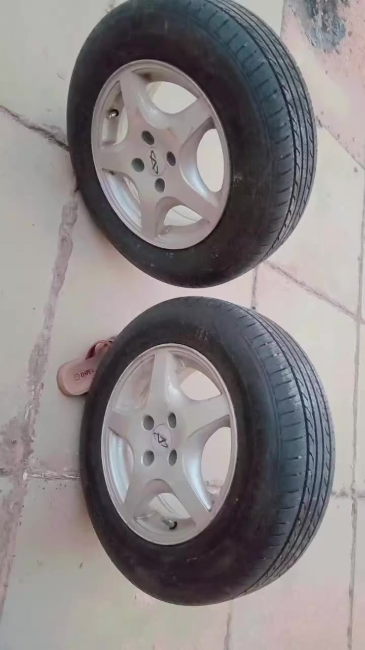 زوج، تاير ابيع، هوه والويل سعرهن 150الف حجم 14/185/70نضافه 90/100


**إذا كنت صاحب هذا الإعلان وتريد حذفه لأي سبب، رجاءا أرسل رسالة إلى الدعم الفني**