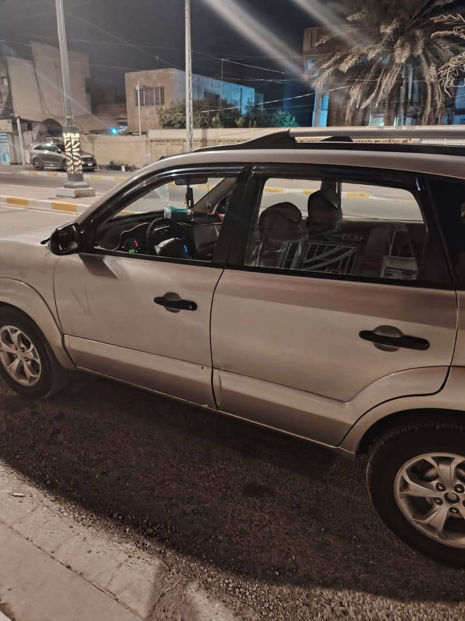 السلام عليكم مرخصت الادمن توسان 2010للبيع او للمراوس سيارة بيهة ضربة جاملغ بس طاك ارباك الستيرن السيارة خير من الله بيهة جراد بل قمارة خفيف مكانهة بابل المسيب السعر 118وبيهة مجال شي بصيط للستفسار خاص او واتساب ***********
