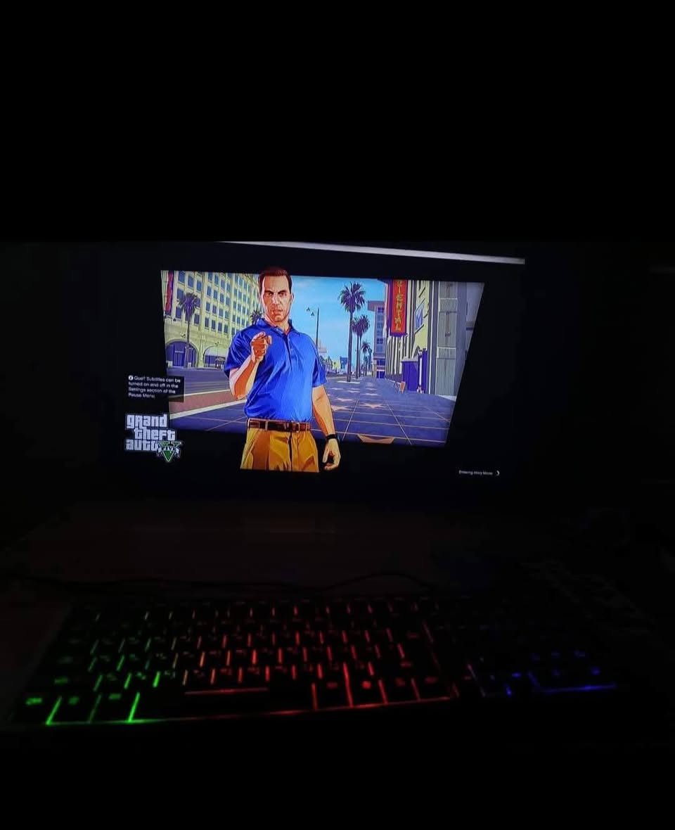 من رخصة الادمن تجميعه للبيع السعر550قفل مع لعبة GTA5أونلاين وفايف أم حياه واقعيه ترديها بدون الGTA5
++ بيها العاب مثل ريددت وفيفا 23 ودالتا فورس وعدة العاب 
مواصفات الشاشه نوعية تايكر 75هيرتز دقة 2k  
استجابة الشاشه 5ms
أنطيك وياها ماوس وكيبورد وكراتينها موجودات بس كارتونت الكيس مموجوده 
العنوان كربلاء حي النضال للستفسار خاص او واتساب 
***********
المواصفات بل صور
