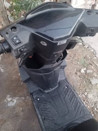 دراجه سكنس شحن السرعه ٦٠ الملف ٢٠٠٠ والبطاريات زينه واستعمال اقل السنه...