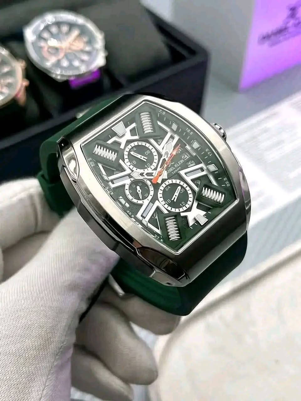 بسمِ الله ، والصَّلاة والسَّلامِ عَلَىٰ رَسُولِ اللهِ  ﷺ.🌿
#مــزاااااد
ساعة أصلية من #دانيل_كلاين الأصلية ✅
ساعة تضيف لمسة عالية الجودة إلى أناقتك 😍 الساعات الحصرية ، التي تقوم بما هو أكثر من مجرد معرفة الوقت سناتر لوظائف متعددة  ، بسير ربر عالي الجودة ، ومميزات آخرى😍

يبدأ المزاد من 25 الف والرفعة أقل شيء 5 الف
 

#يبدأ من الآن و #ينتهي يوم غدٍ إن شاء الله ، الساعة السادسة مساءً ..

 ☑️ للأعتماد أولاً : أرسال العنوان الكامل ورقم التلفون .

والتوفيق من الله للجميع 🤲

🔹 DANIEL KLEIN 🔹

🔴المواصفات :
▫️كود الساعة Dk.1.14028-3
▫️الطوق  ستانلس ستيل مقاوم للصدأ ✅
▫️سير ربر أخضر ، جودة عالية  .
▫️مكنة كوارتز ياباني 🇯🇵 
▫️ سناتر شغالة
▫️تاريخ شهري
▫️مقاومة للماء 50 م 💦
▫️أميال وعقارب مضيئة في الظلام 
▫️القطر 46 ملم
   ووظائف أخرى ...

🔹الحاله جديدة لك 😍
⬅️ تأتي مع العلبة الأصلية ، والضمان والعلاكة الأصلية 😍

وتكدرون تبحثون على تفاصيلها أكثر 🌹

🚖 يوجد توصيل الى جميع محافظات عراقنا الحبيب 🚖


**إذا كنت صاحب هذا الإعلان وتريد حذفه لأي سبب، رجاءا أرسل رسالة إلى الدعم الفني**