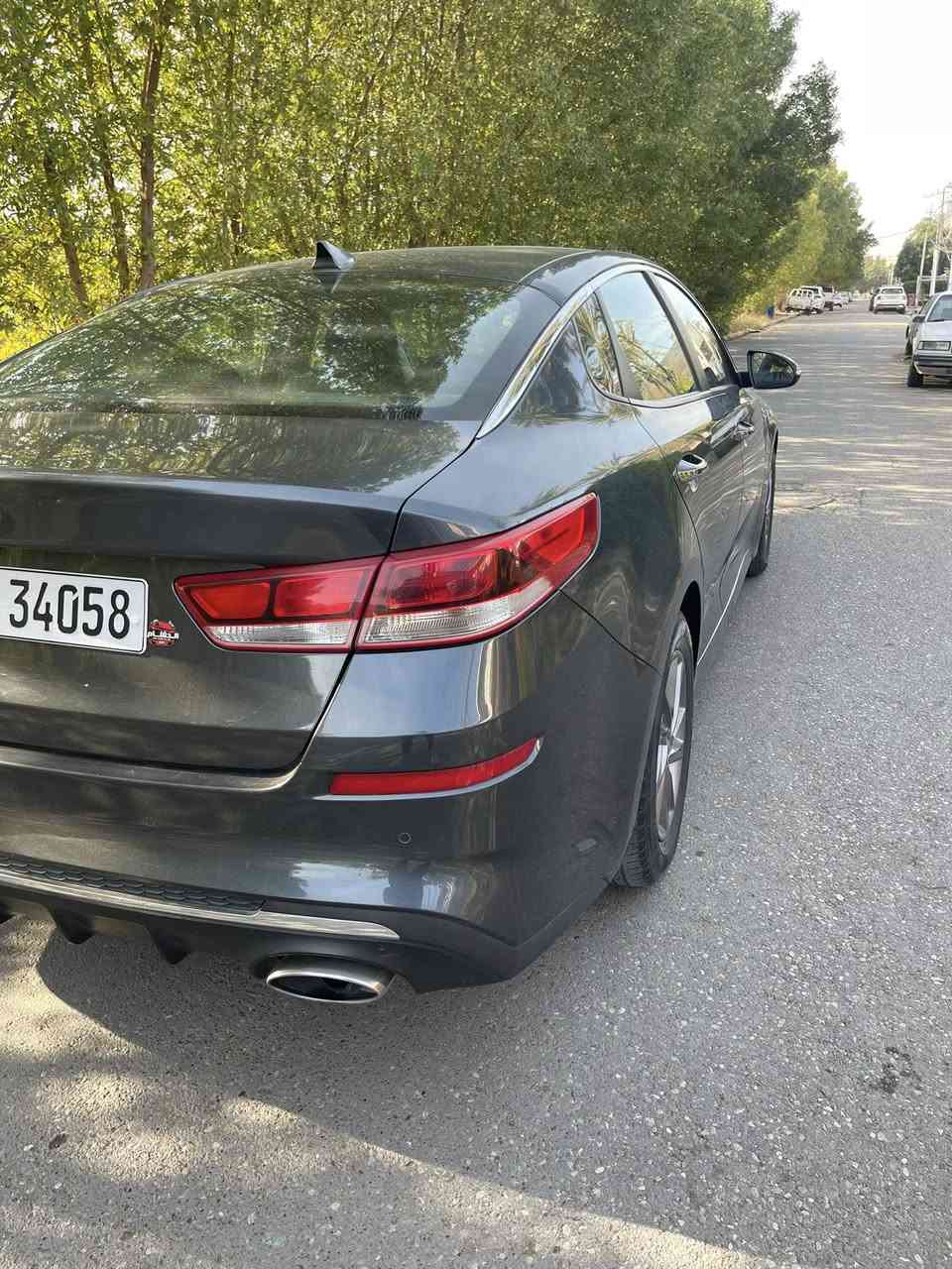 السلام عليكم
كيا اوبتما موديل20 
سليمانية بسمي
السيارة كلين صور الحادث بلمنشور بدون قطرة صبغ بدون حادث بدون ايرباك بدون تبديل اي شي بجم بلادي كبس لايتات بلادية
مكفوله من الشخوط والضربات والبارد
مواصفات عاديه 
رادارات &حساسات & انظمه قياده& كامره دوارة
صدر وتخم تاير جديد
ماشيه62 
رايدها ب147 وبيها مجال
مكان بغداد
للاستفسار ***********
