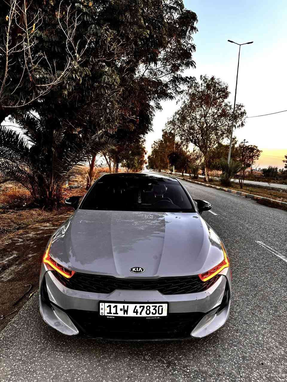 K5-GTline 2021-AWD
اللون : اسمنتي سموك المميز 
المحرك : 1600 تيربو 
الرقم : بغداد الجديد بأسمي تحويل مباشر 
الحادث : قطعة وحدة فقط ( صبغ الجاملغ الخلفي ) 

المواصفات : 
١) بصمة تشغيل + بصمة ابواب 
٢) تشغيل عن بعد  
٣) خمس وضعيات قيادة دفع رباعي  
٤) كاميرة 360 درجة 
٥) دواخل جلد احمر + الأرضية مبطنة جلد بالكامل 
ا٦) شاشة كبيرة ( المستطيلة مو المربعة ) 
٧) تدفئة كشنات 
٨) ابل كاربلي واندوريد اوتو 
٩) حساسات امامية وخلفية وجانبية 
١٠) رادارات امامية وخلفية وجانبية 
١١) نقطة عمياء 
١٢) نظام مانع تزحلق
١٣) مثبت سرعة 
١٤) تحديد مسار 
١٥) مخارج AUX +USB
١٦) بانوراما 
١٧) شاحن وايرلس 
١٨) اوتو هولد 
١٩) جنطة ذكية فتح تلقائي 
٢٠) تبريد بيانو 

السيارة ليبل واحد بدون تبديل اي قطعة بدون دواخل وصور الحادث والسونار مرفقة بالمنشور
السيارة نظيفة وجديدة بكل معنى الكلمة وتعال وشوفها بعينك 🤍
ماشية 52 الف ميل 
مكانها بابل المركز
للأستفسار : ***********
