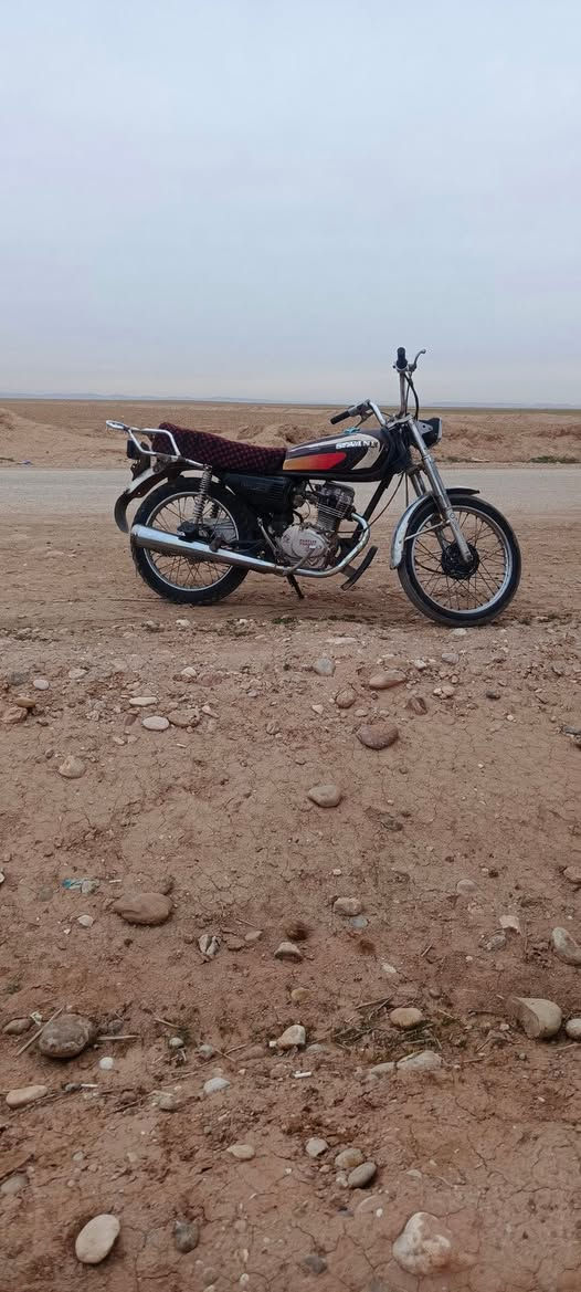 دراجه للبيع مستعجل موديل 2017 سعر 200 بي مجال رقم الهاتف بي وتساب ***********
