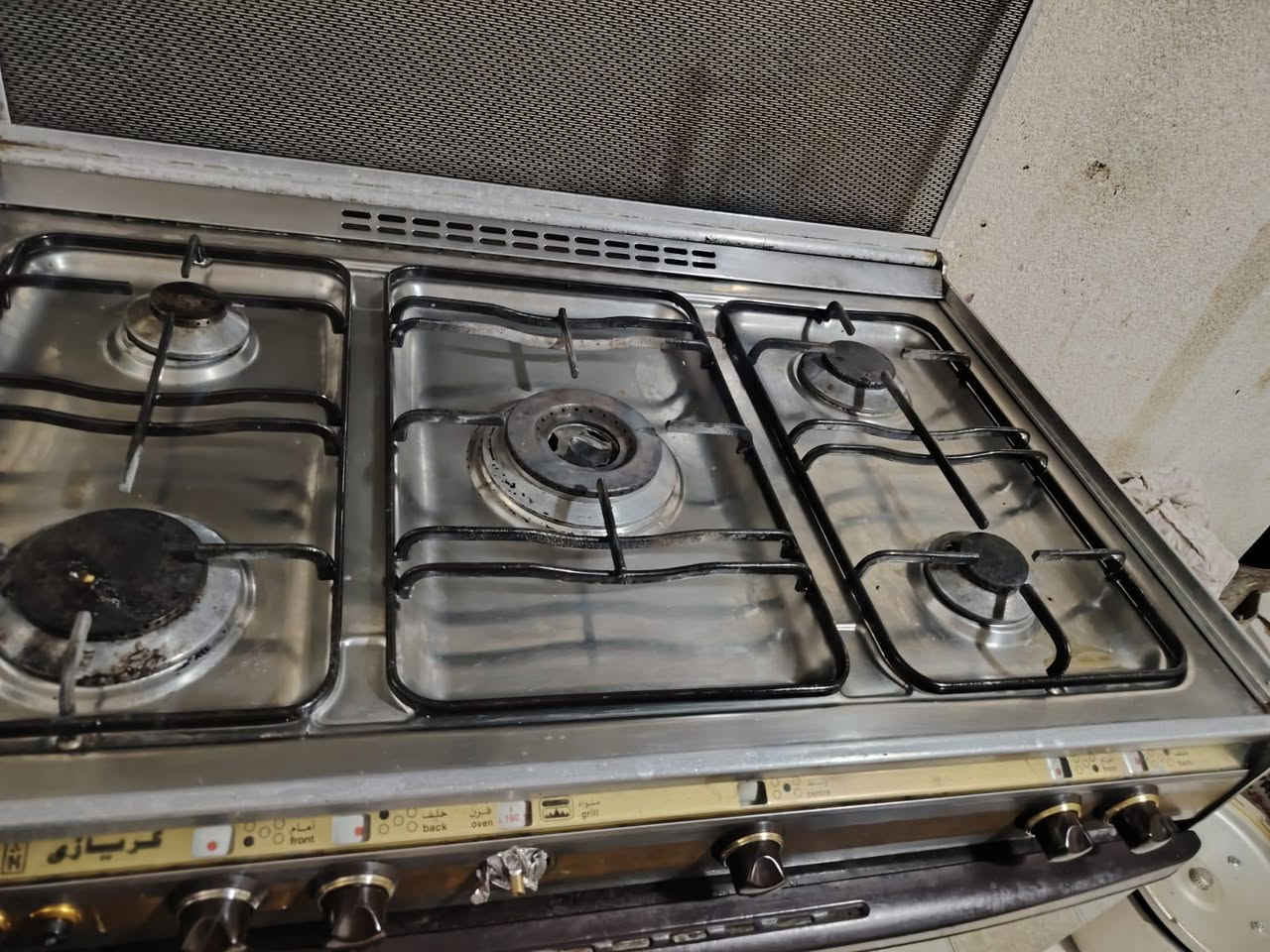 تخم نظيف للبيع ثمان اشخاص مع طبله مستطيله كبيره ب250الف وبيه مجال بسيط طباخ نظيف اخو الجديد ب250الف الشراي يتصل على ***********
