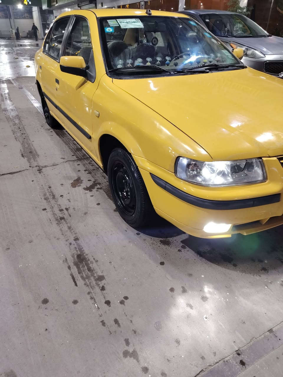 السلام عليكم
سمند 2012 سياره نظيفه خير من الله كير مكينه تبريد تدفئة شغال سنتر لك شغال  ارضيه جلد سياره بدون ضربه ولا صبغ فقط هلالات تايرات جدد مسوي ادامه للصدر الامامي جديد كهربائيات كلهه شغاله السياره بأسمي  اخوان واريد تحويل شرط عقد مروري من كلشي مصفره 46 وبيهه مجال بسيط

***********
