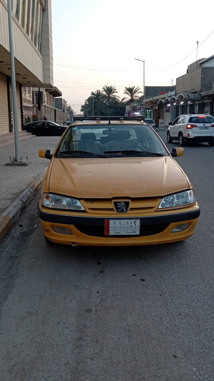 بيجو بارص مكفوله ماعده الضربه الموضحه بصوره العنوان السماوه الرميثه السعر ٣٤ وبيه مجال واني خادم السياره جاهزه كبل للسغل تبريد شغال مداور ثاني يوم بسمنه ***********
