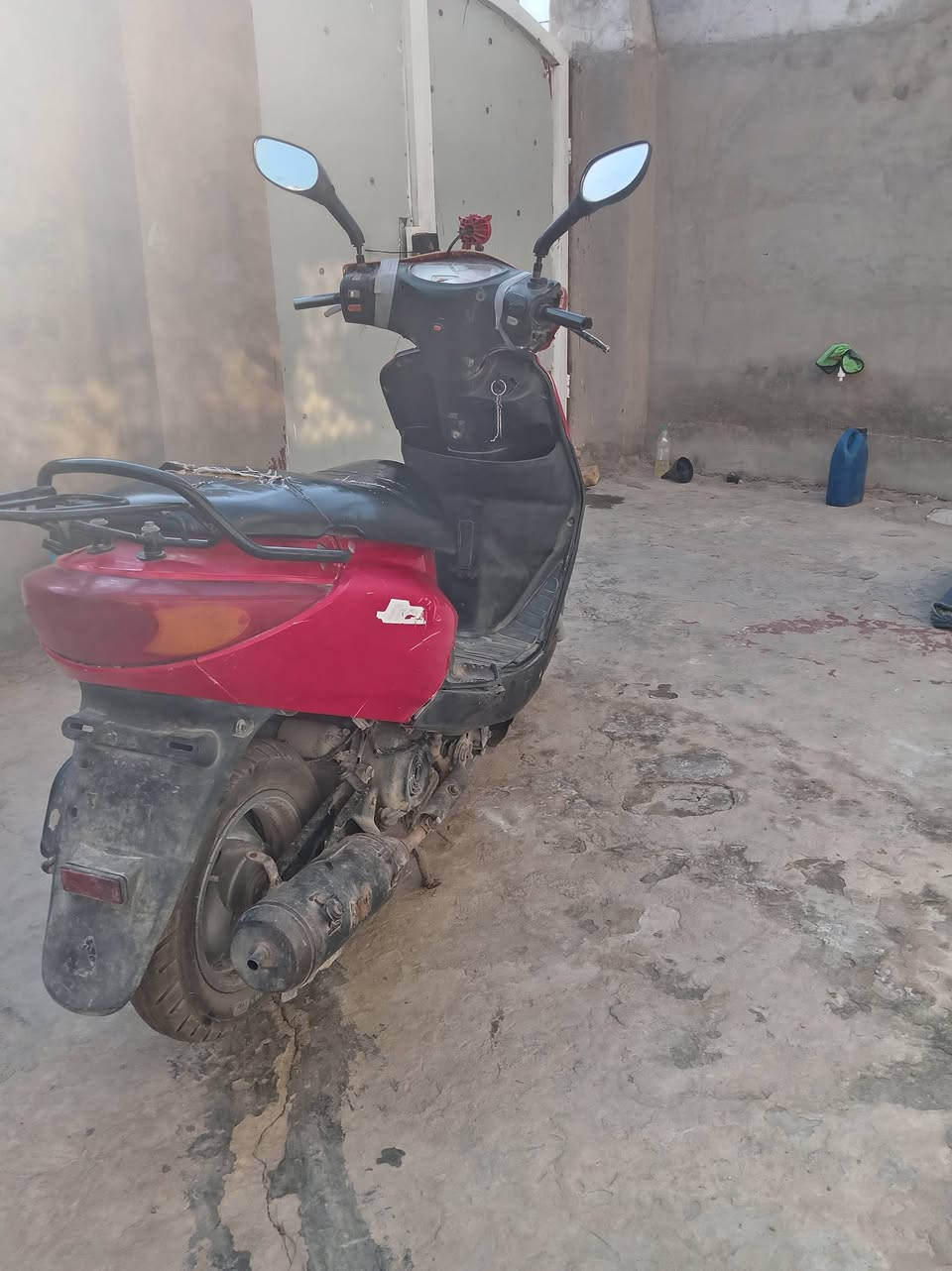 السلام عليكم
دراجه للبيع فقط
اكزز دريت
جيل لاول
دراجه نوزل
ياباني
نضافه كفراته 65%
هندر سلف نكره
لايت بك لايت شغال
زوج تواير جدد
دراجه خير من الله لانضوح ولاتنقيص
مكاني كوت
السعر250 وبيه مجال


**إذا كنت صاحب هذا الإعلان وتريد حذفه لأي سبب، رجاءا أرسل رسالة إلى الدعم الفني**