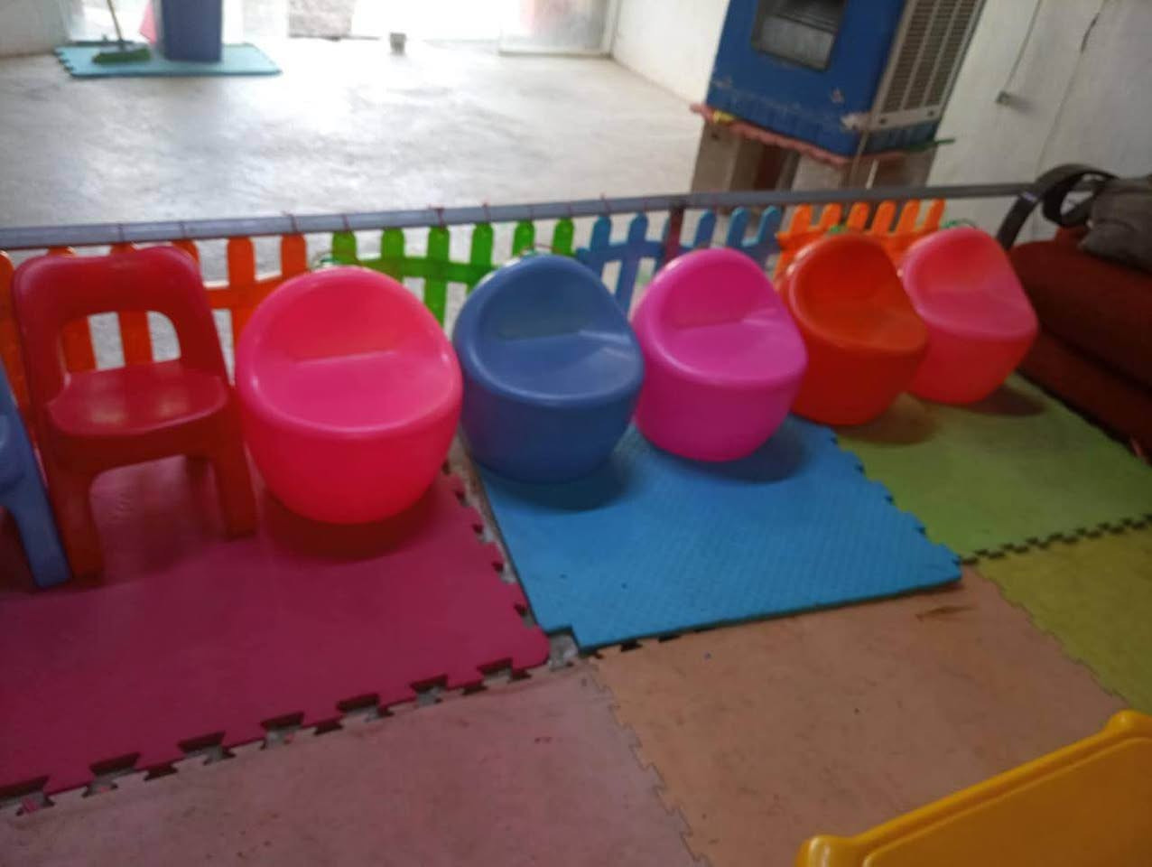 قاعەی کامل بۆ فرۆشتن بەیەکەوە
 
زیاتر لە ٣٥ یاری بچوک و گەورەی تێدایە 
٣٠٠ مەتر زیاتر فومی تێدایە 
کاملە و لە ھیچ شتێکی کەم نییە
سەرچجەم یاریەکان بێ عەیبن  
نرخی زۆر گونجاوە 

زانینی نرخ پەیوەندی بکەن بە *********** 
یان نامە بنێرن بۆ تەلەگرام

@lera_group رانية, السليمانية
