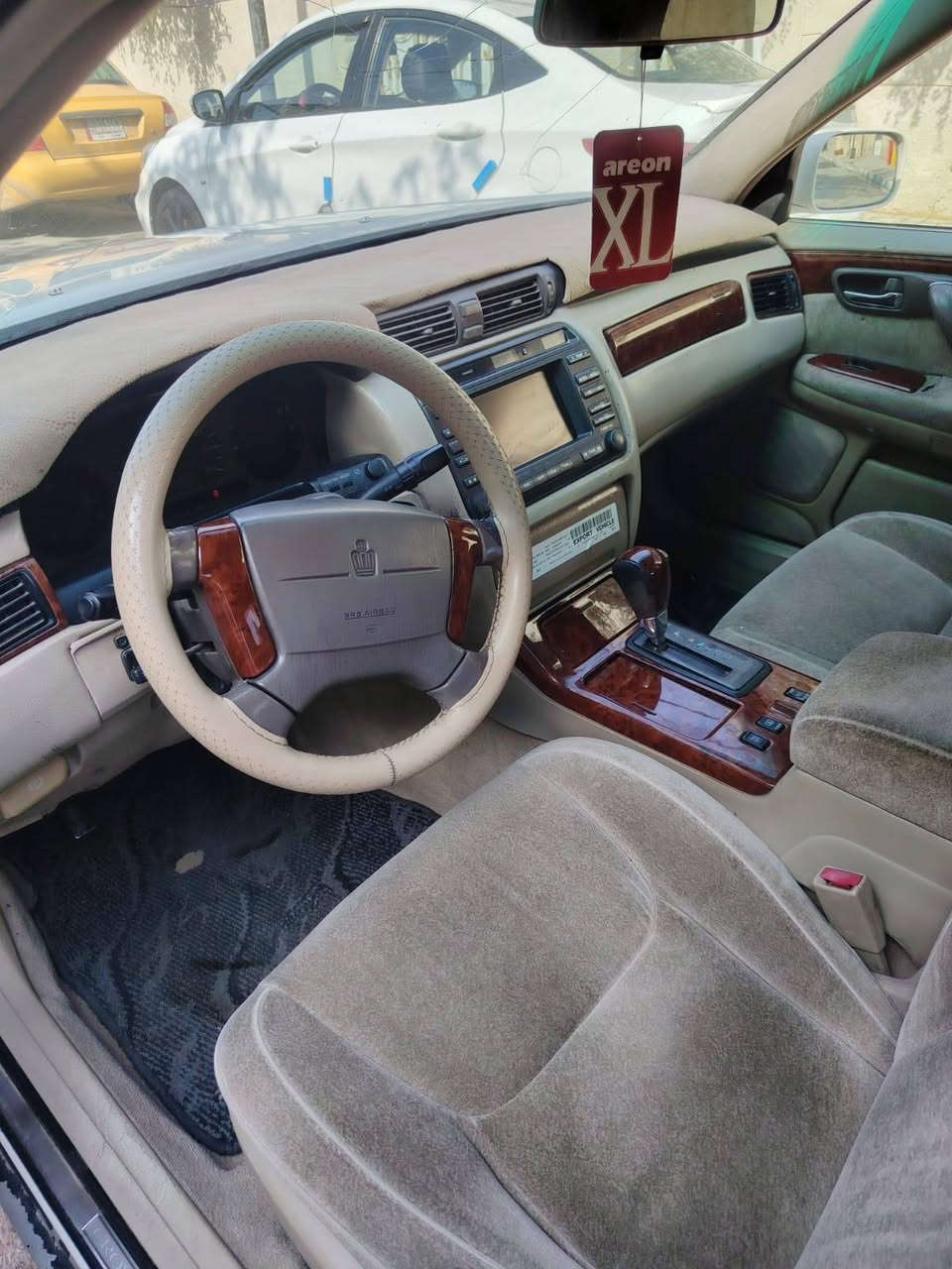 سلام عليكم سياره كصتين قرار 48
محرك فيفيتي بسمي تحويل ثاني يوم مكان السياره 
بصره القبله البريد رقم الهاتف ***********
السعر 100 او بيه مجال
