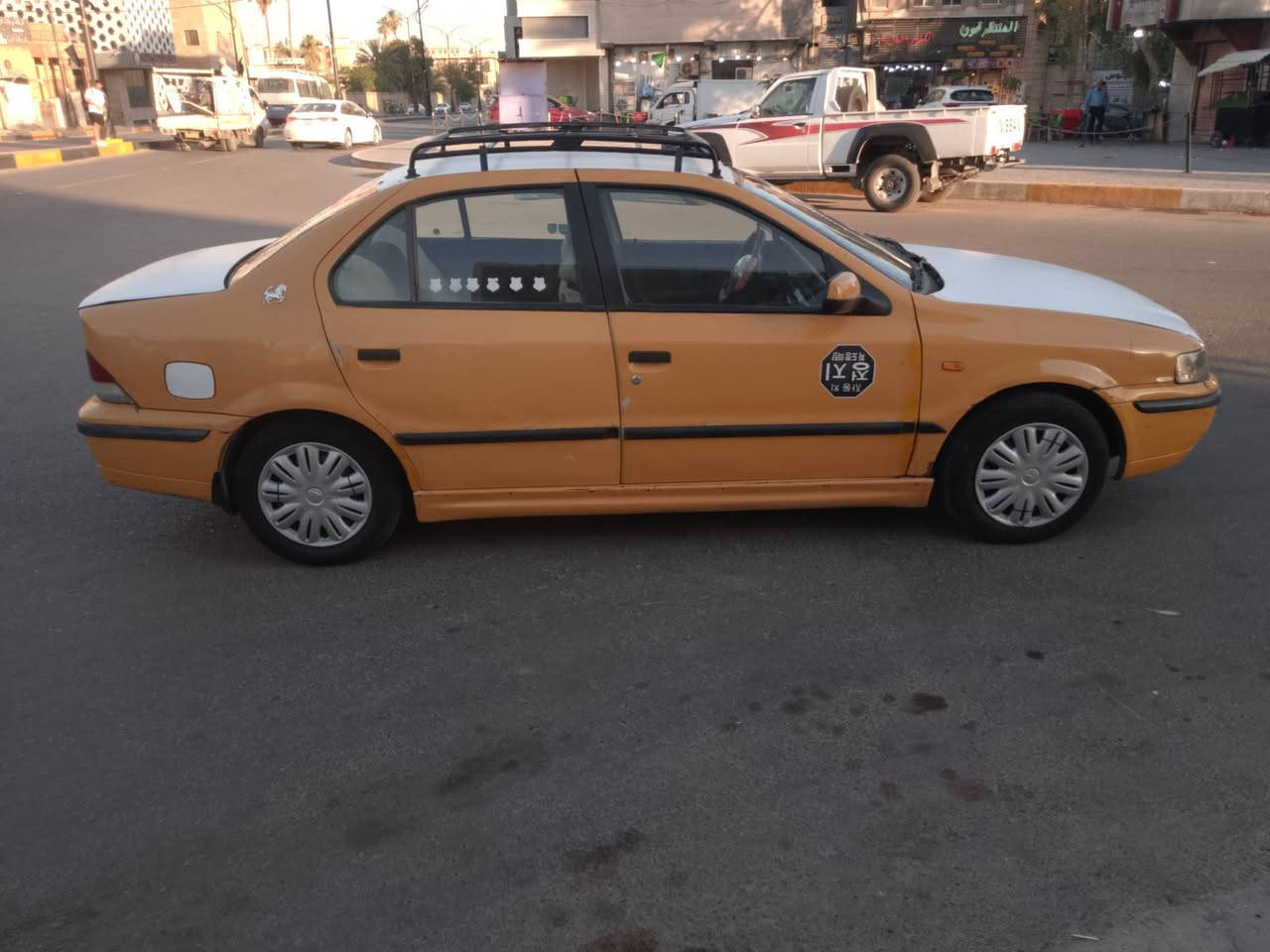 سمند موديل 2010بسمي هيئه امصفره عليها غرامات مليون 600 حسب الاتفاق عليه او على المشتري اتصل ونتفاهم على السعر من وره الكامرات غراماتها عنوان بغداد الصرافيه قرب جامع عادله خاتون قرب مستشفى مدينة الطب هذا رقمي *********** ابو علي محرك كير فرنسي كهربائيات شغاله منضومة زنون تبريد شغال ثلج
