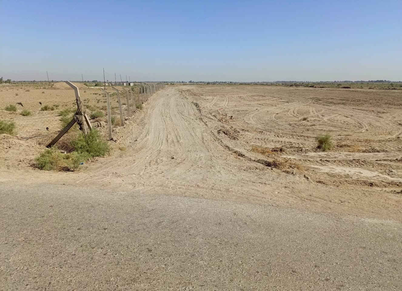 سلام عليكم أرض زراعية للبيع سند 25 بسمي المكان طريق الدغاره ديوانية خلف مطعم واثق متوفر جميع الخدمات  للاستفسار الاتصال عله رقم ***********
